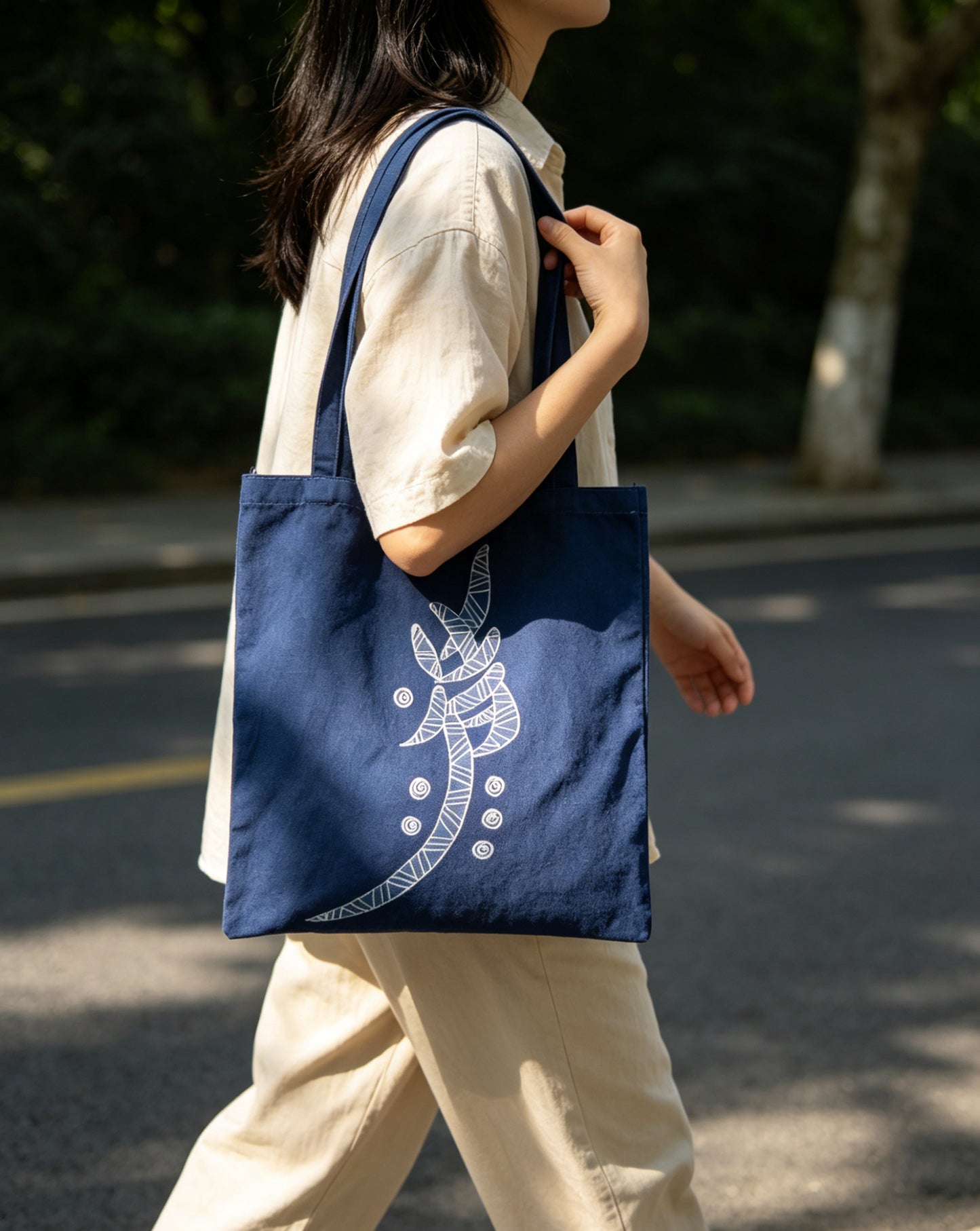 Handmade Indigo Batik Nüshu Tote Bag, Cotton Canvas Shoulder Bag, Women's Script Artisan Market Tote