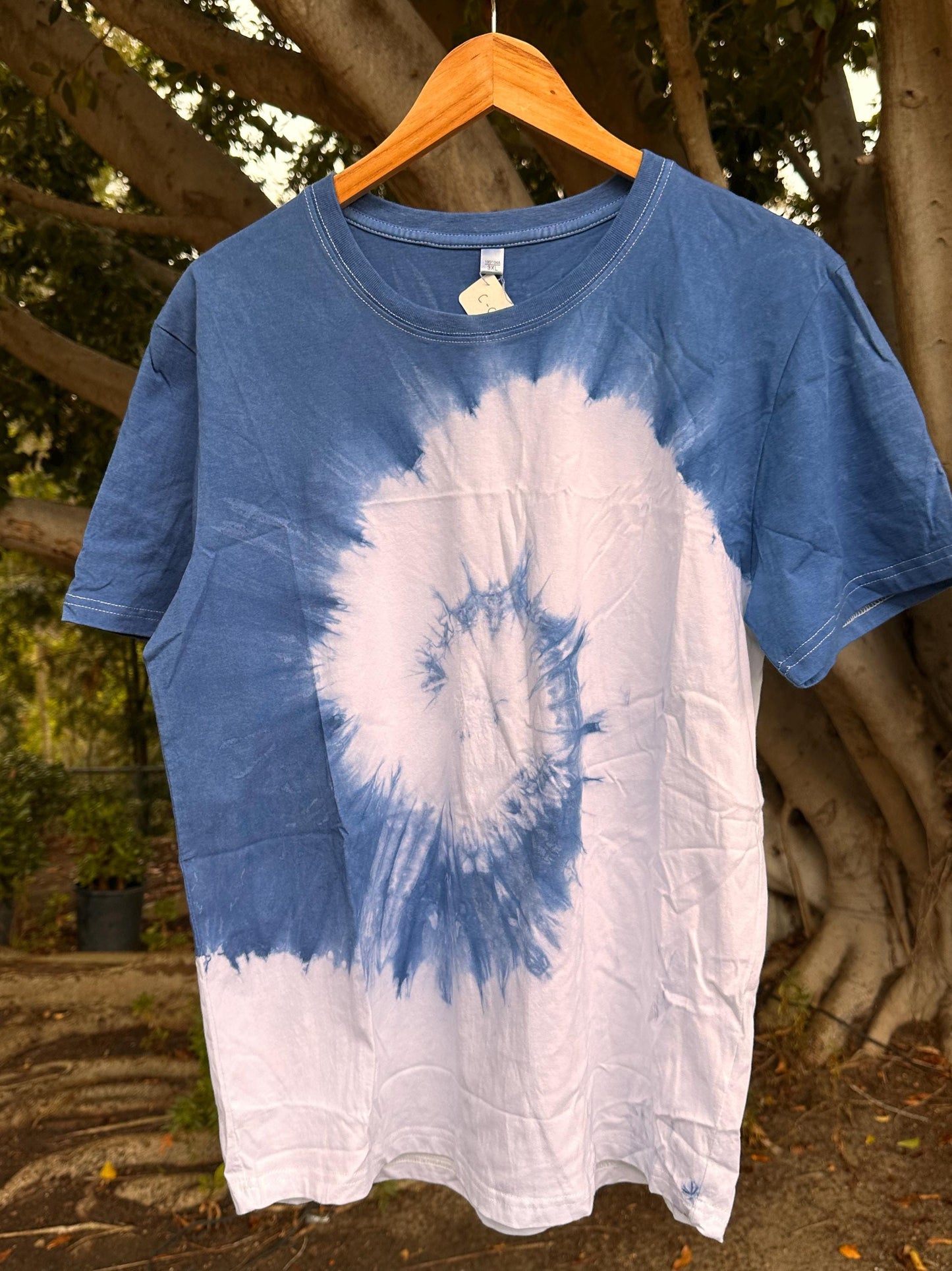 Handmade Indigo Tie-Dye T-Shirt | Natural Indigo Cotton Tee | Unisex Shibori Shirt | Artisan Everyday Wear | Gift for Her & Him