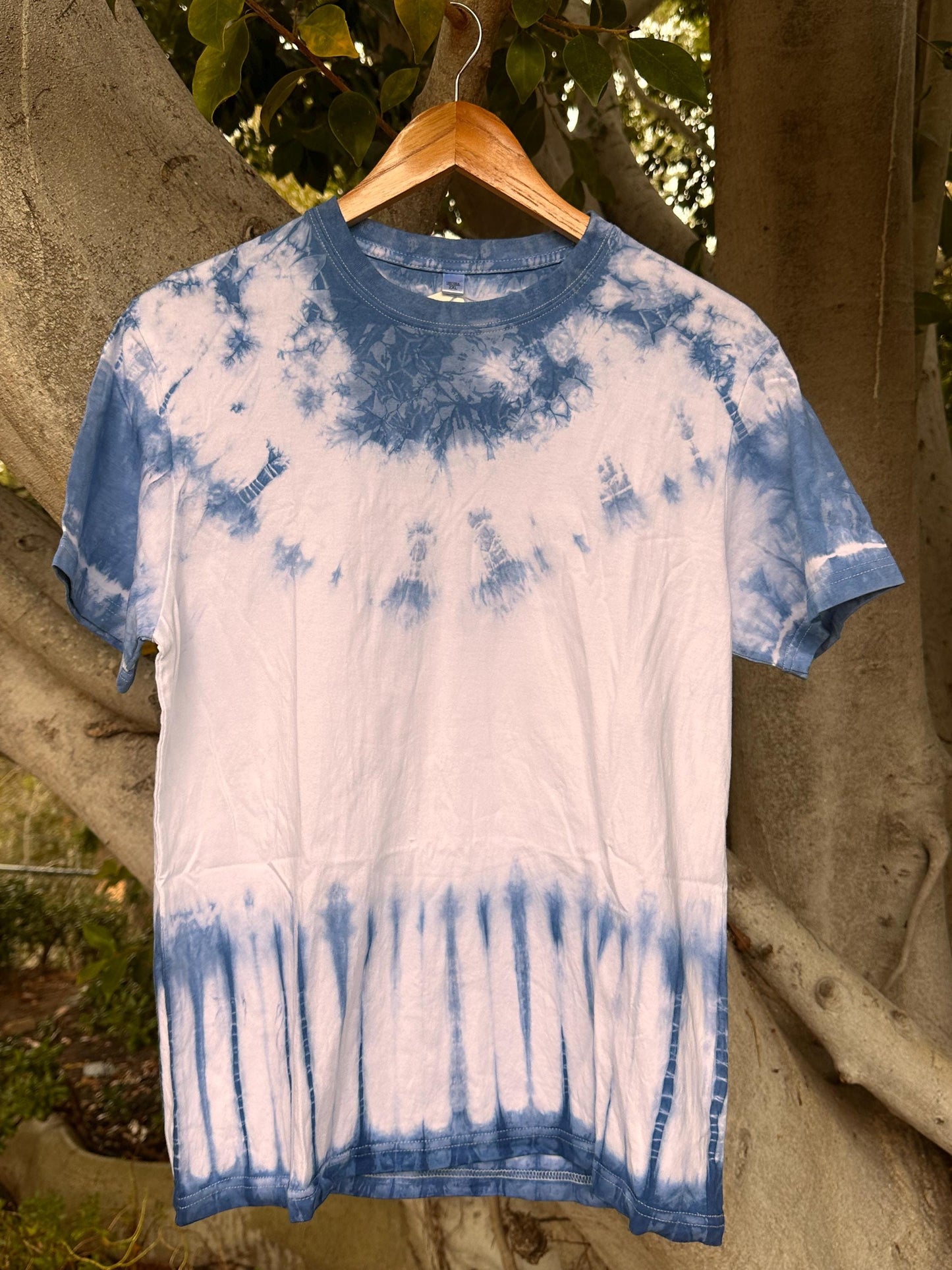 Handmade Indigo Tie-Dye T-Shirt | Natural Indigo Cotton Tee | Unisex Shibori Shirt | Artisan Everyday Wear | Gift for Her & Him